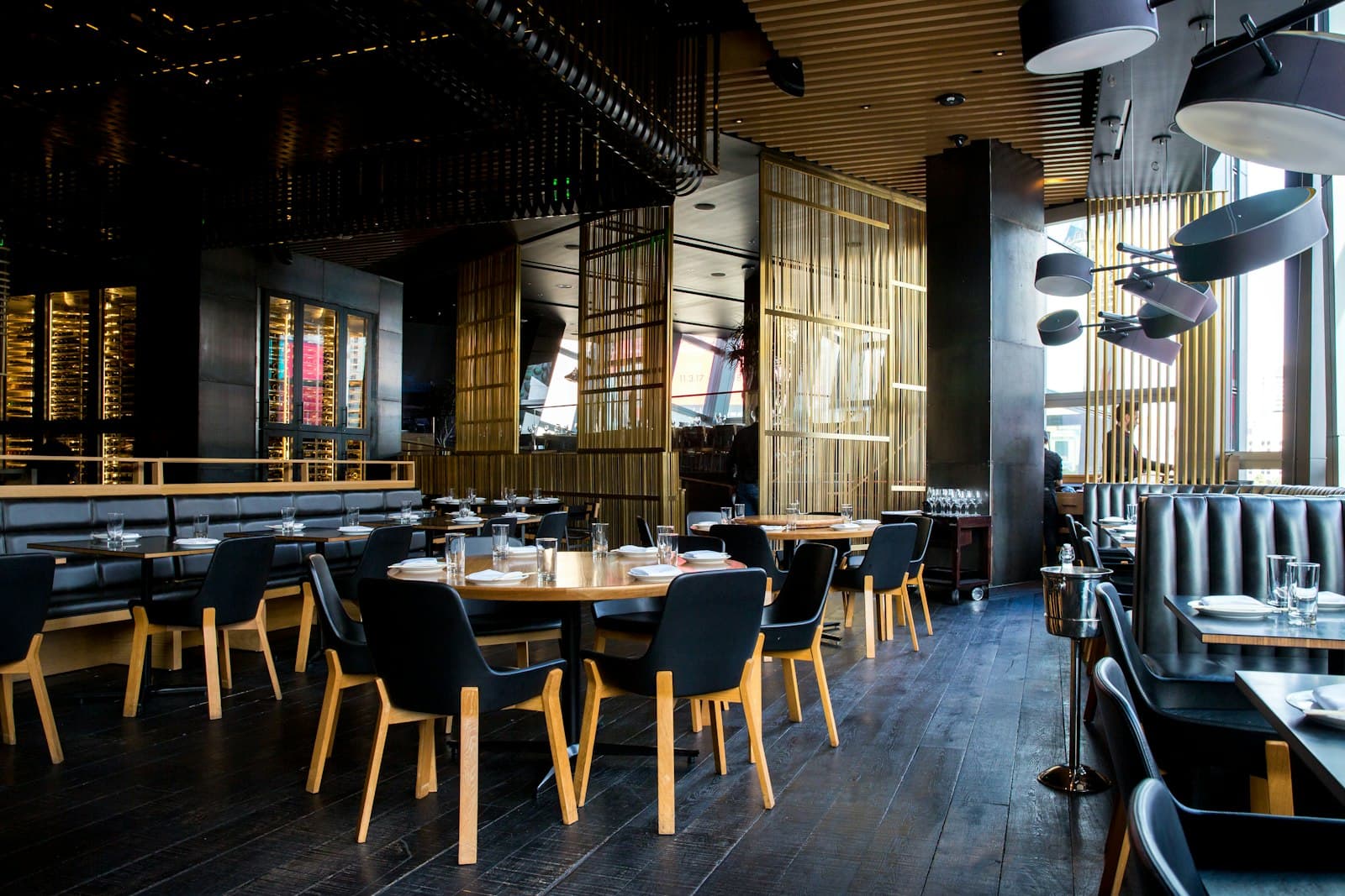 A refined restaurant interior ready for dinner